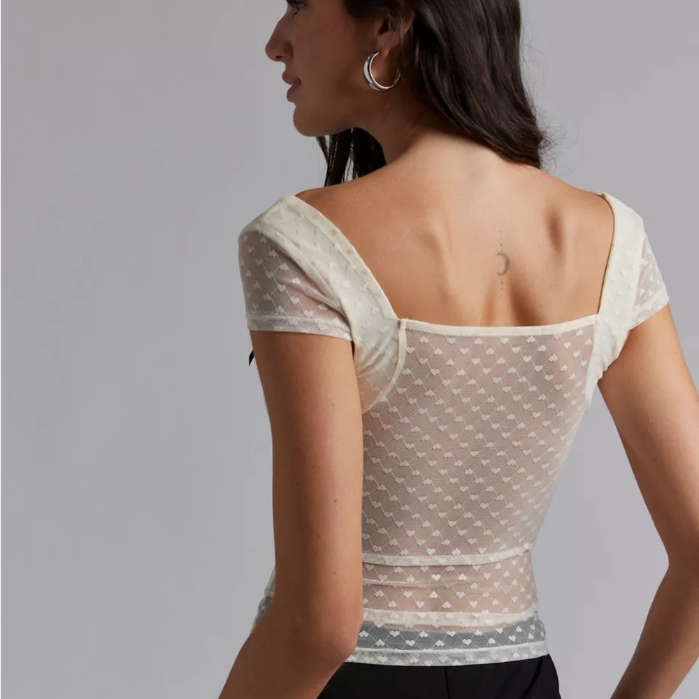 Kimchi Blue Bridgette Heart Dotted Mesh Top NWT Size S - Ivory - Picture 4 of 8